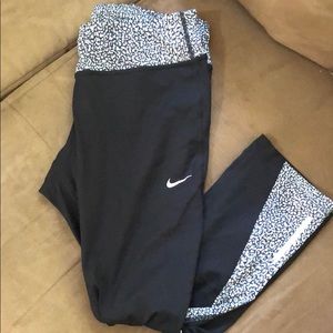 Nike crop leggings